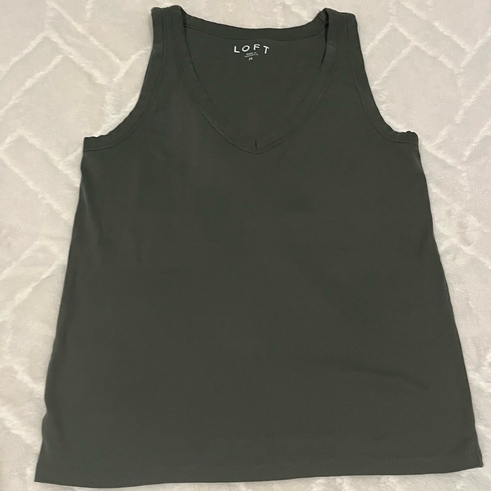 LOFT Cache green sleeve top Slightly used - worn 2x Great Shape - Size M - Picture 2 of 8